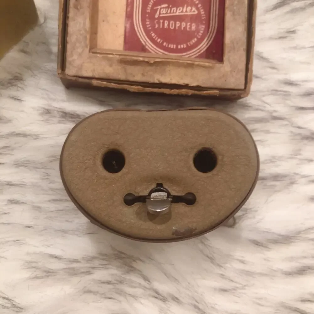Vintage Deluxe Twinplex Mens Grooming Blade Sharpener Stropper